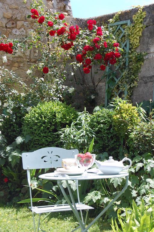 Bed and Breakfast Jardins Secrets Angoulême Exterior foto
