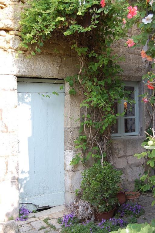 Bed and Breakfast Jardins Secrets Angoulême Exterior foto